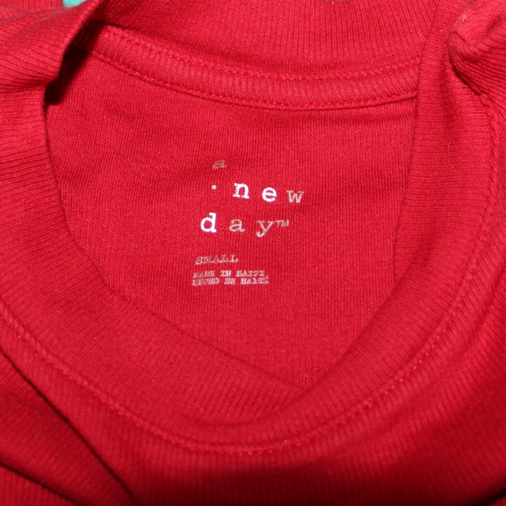 Red Ribbed Tee - Picture 4 of 5